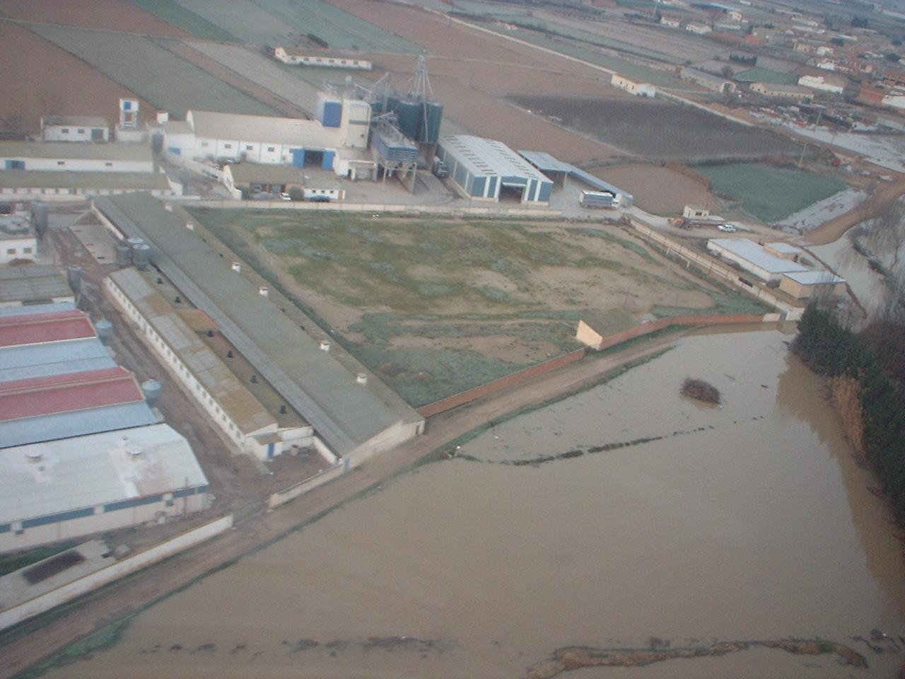 Crecida del Ebro el día 7-02-03 a su paso por la provincia de Zaragoza. 21