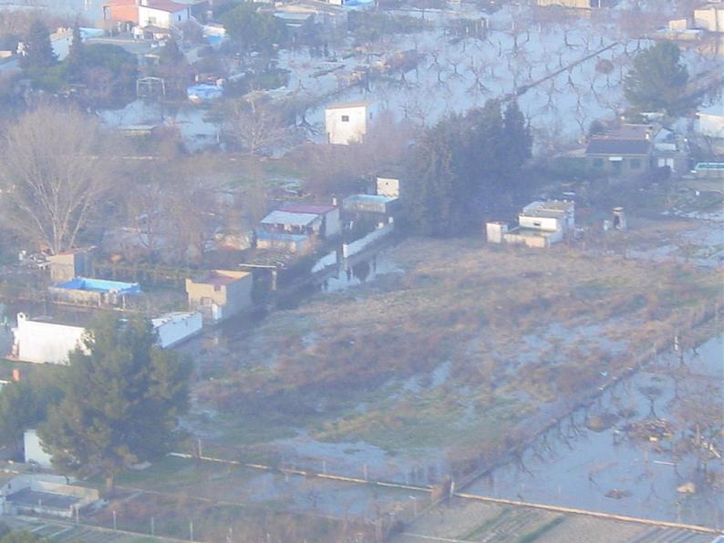 Crecida del Ebro el día 8-02-03 a su paso por la provincia de Zaragoza