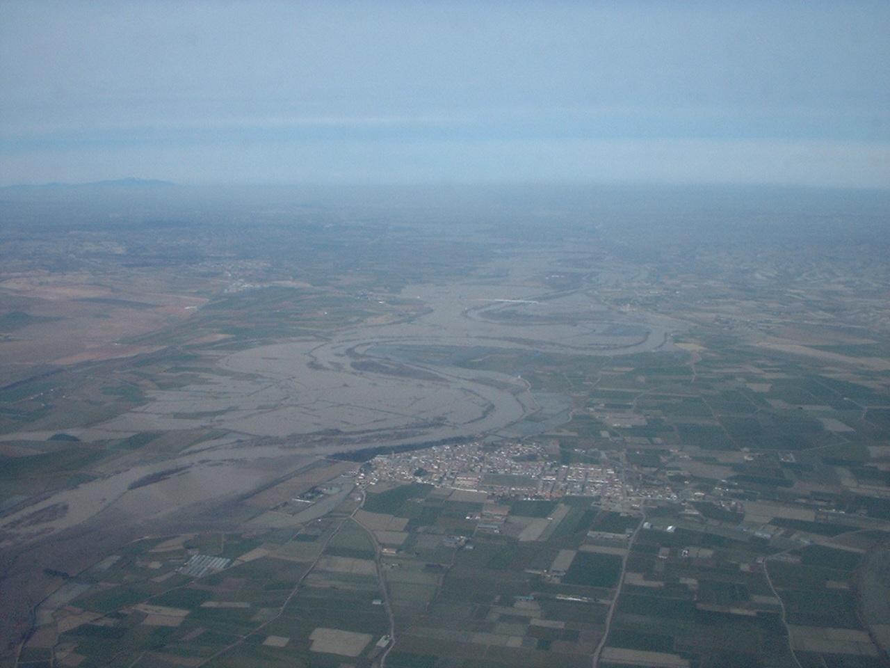 Crecida del Ebro el día 9-02-03 a su paso por la provincia de Zaragoza. 17.