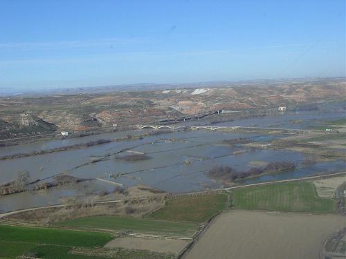 Crecida del Ebro el día 10-02-03 entre Zaragoza capital y el mar