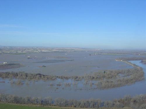 Crecida del Ebro el día 10-02-03 entre Zaragoza capital y el mar