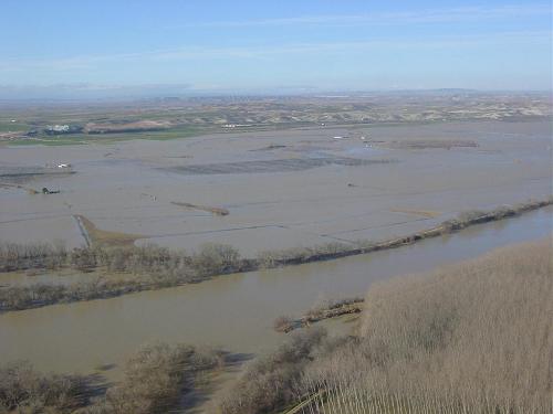 Crecida del Ebro el día 10-02-03 entre Zaragoza capital y el mar
