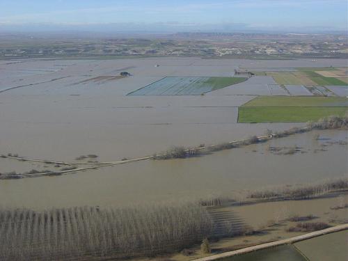 Crecida del Ebro el día 10-02-03 entre Zaragoza capital y el mar