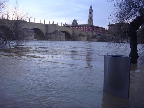 Riada del Ebro el 23 de enero de 2013 a su paso por Zaragoza. 34.