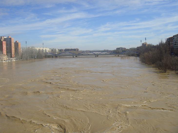 Riada del Ebro el 1 de marzo de 2015 a su paso por Zaragoza. 1