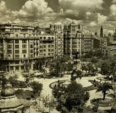 Palmeras en la Plaza de los Sitios en 1950. 7